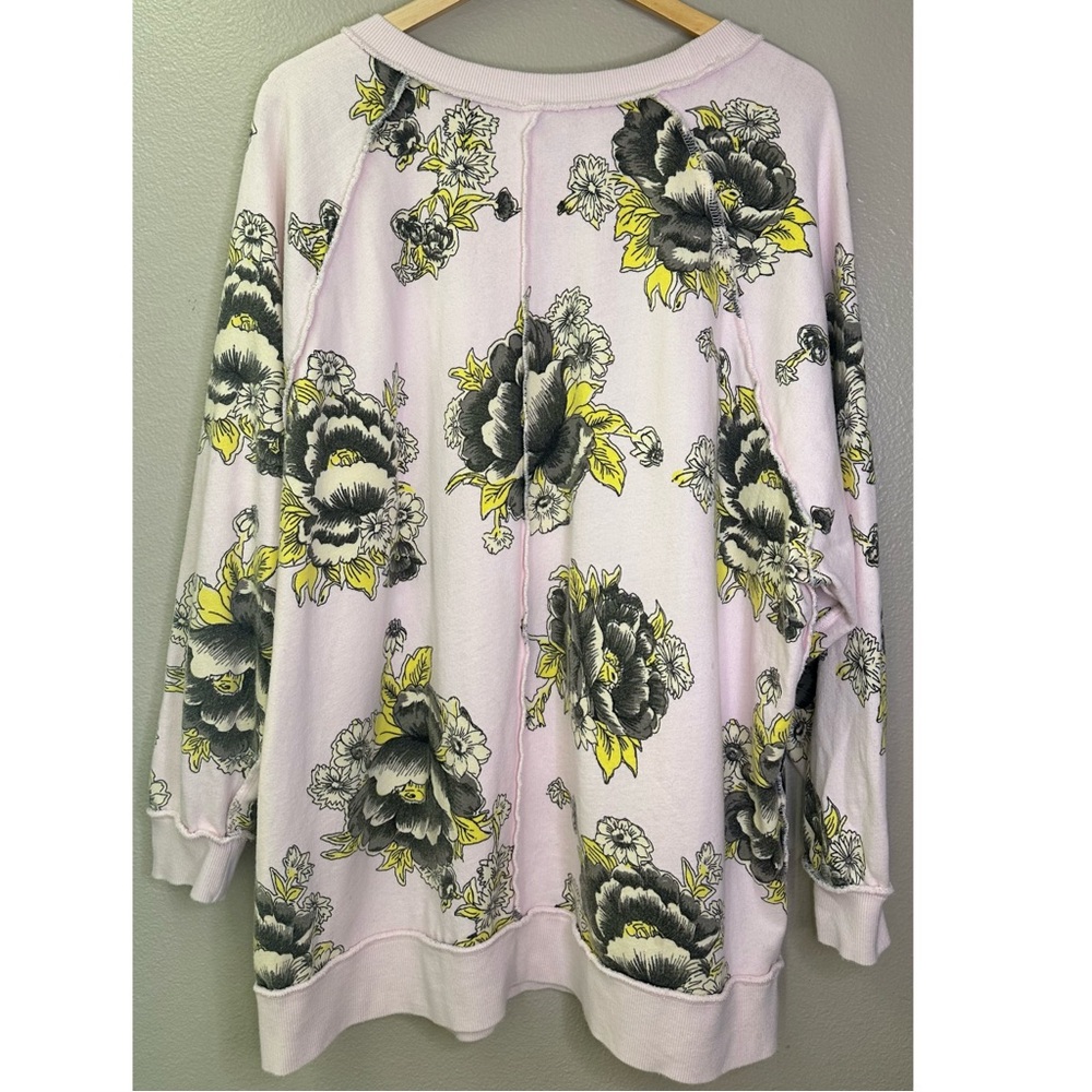 Free People Go On Get Floral Oversized Crewneck Sweatshirt Soft Pink Yellow Gray - Picture 6 of 7